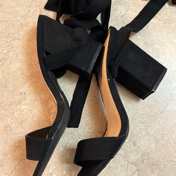 Fashion Nova. Black tie up type sandal with a 4 inch block heel  suede like ties - Picture 3 of 6
